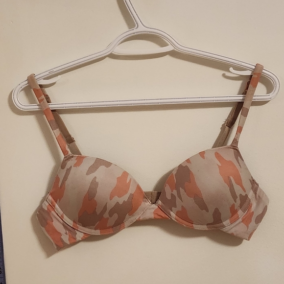 Wireless push up bra - Picture 1 of 3